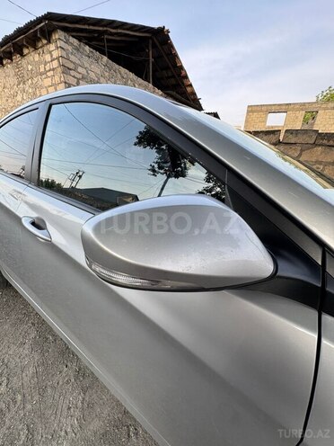 Hyundai Accent-18