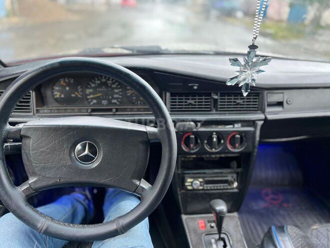 Mercedes 190-6