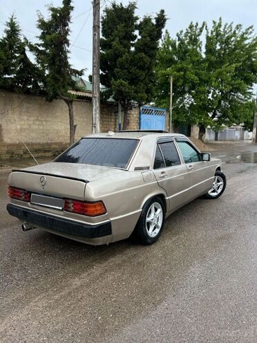 Mercedes 190-5