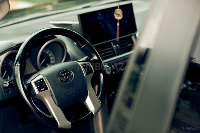 Toyota Land Cruiser Prado-8