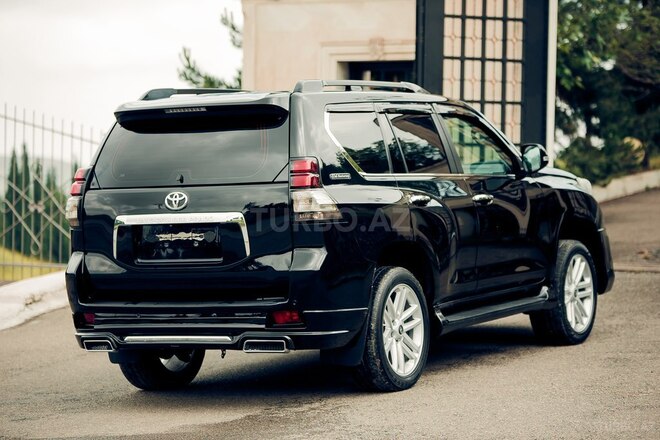 Toyota Land Cruiser Prado-7