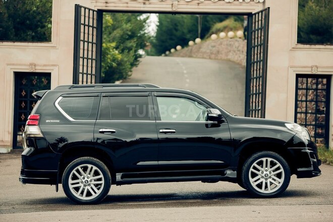 Toyota Land Cruiser Prado-5
