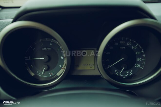 Toyota Land Cruiser Prado-11