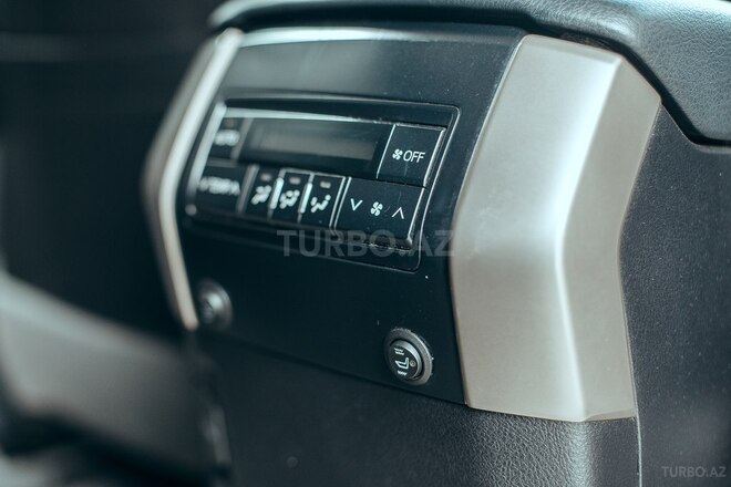 Toyota Land Cruiser Prado-9
