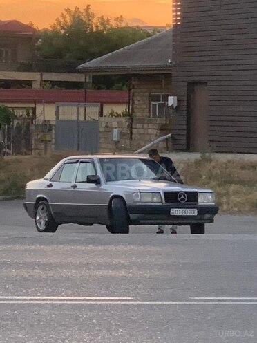 Mercedes 190-9