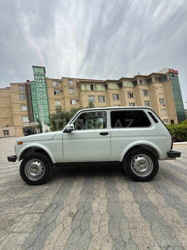 LADA (VAZ) Niva-9
