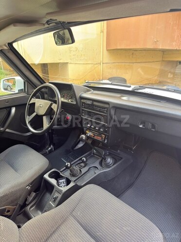 LADA (VAZ) Niva-17