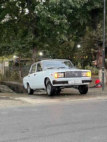 LADA (VAZ) 2107-1