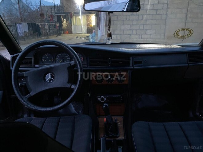 Mercedes 190-15