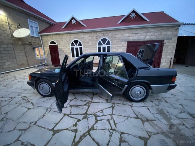Mercedes 190-20