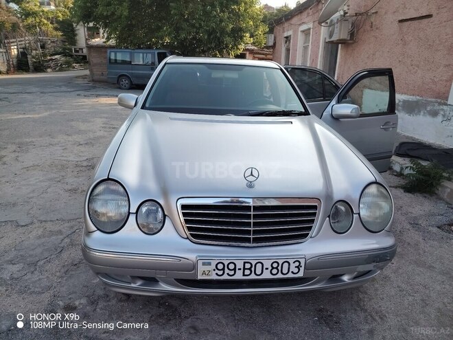 Mercedes E 240-3