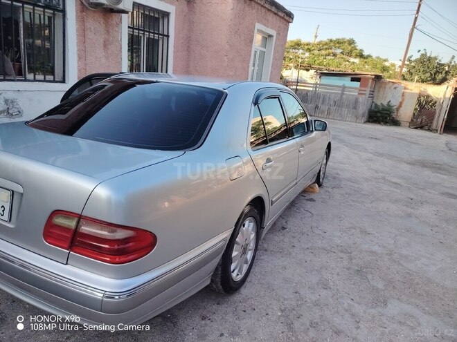 Mercedes E 240-6