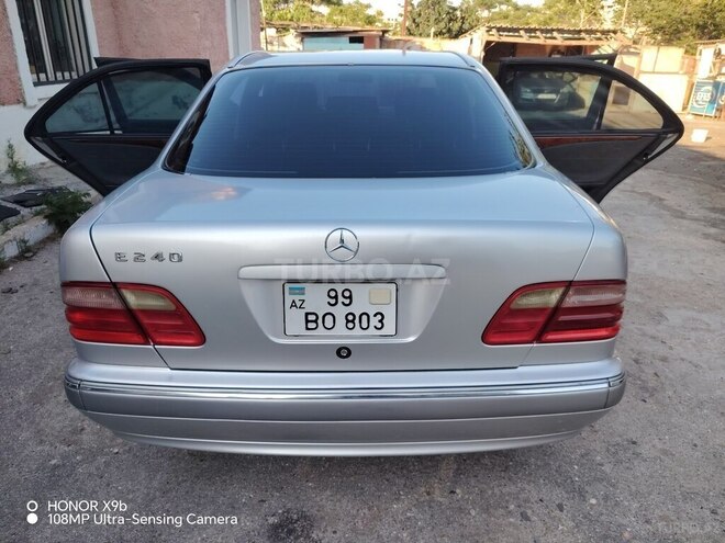 Mercedes E 240-7