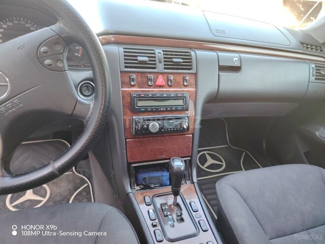 Mercedes E 240-9
