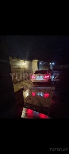 Mercedes E 220-11