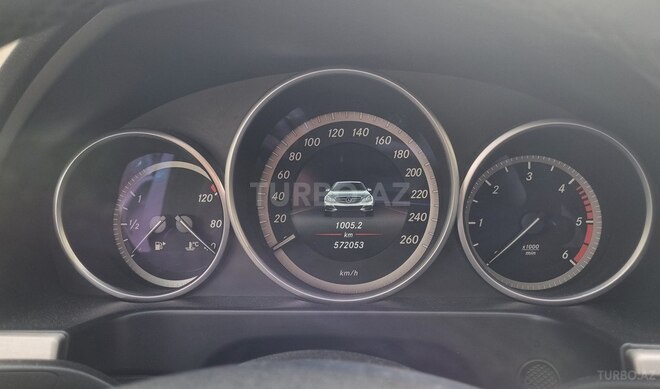 Mercedes E 220-10