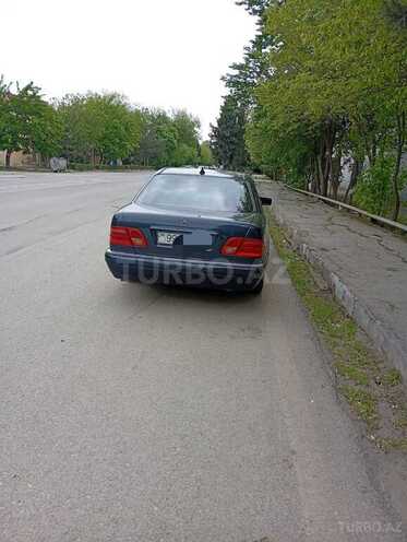 Mercedes E 200-2