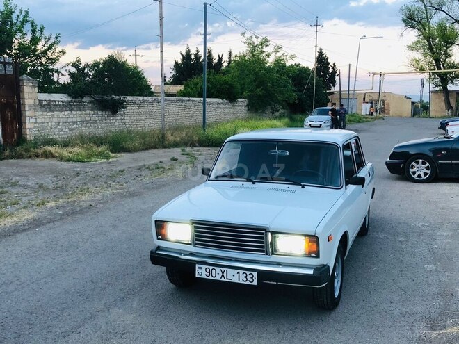 LADA (VAZ) 2107-1