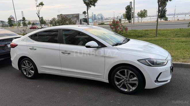 Hyundai Elantra-6