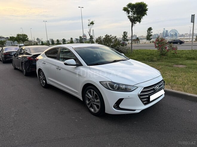 Hyundai Elantra-3