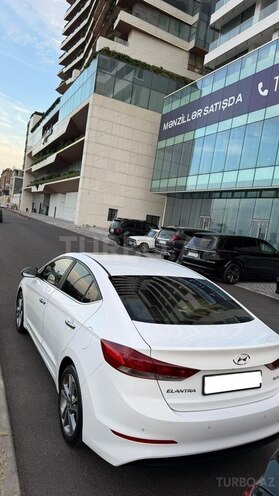 Hyundai Elantra-2