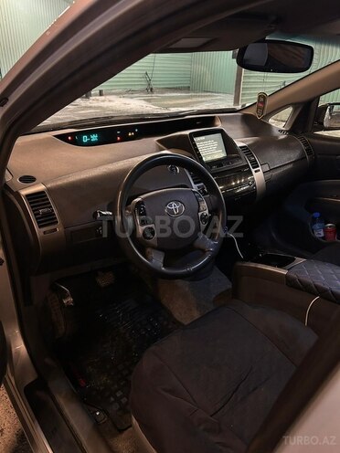 Toyota Prius-5