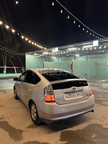Toyota Prius-4
