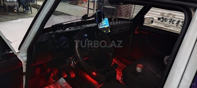 LADA (VAZ) 2107-4