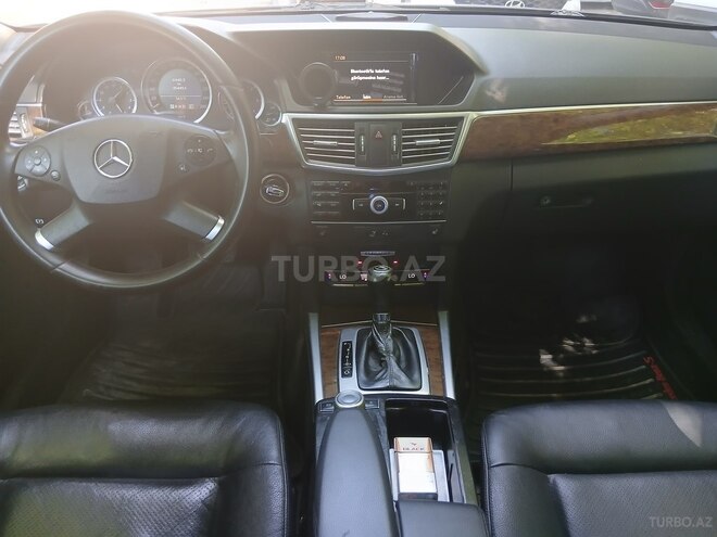 Mercedes E 250-12