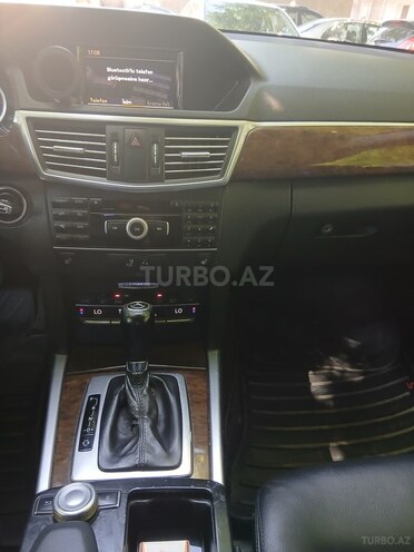Mercedes E 250-13