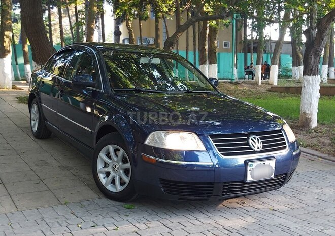Volkswagen Passat-1