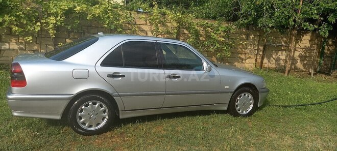 Mercedes C 200-4