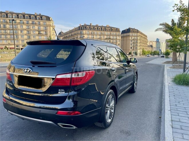Hyundai Grand Santa Fe-6
