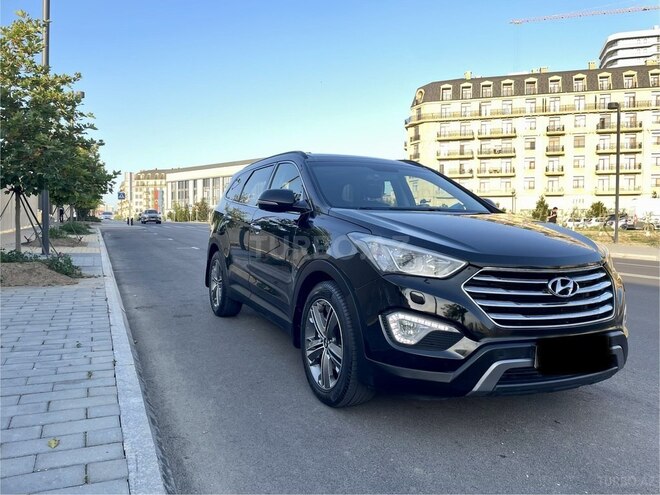 Hyundai Grand Santa Fe-2