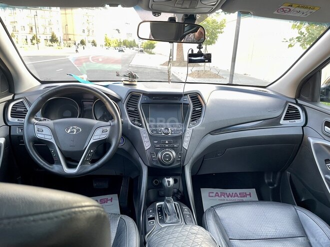 Hyundai Grand Santa Fe-18