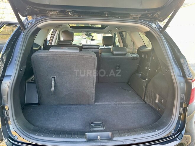 Hyundai Grand Santa Fe-14