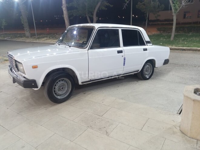 LADA (VAZ) 2107-2