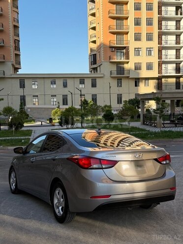 Hyundai Elantra-5