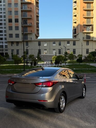 Hyundai Elantra-7