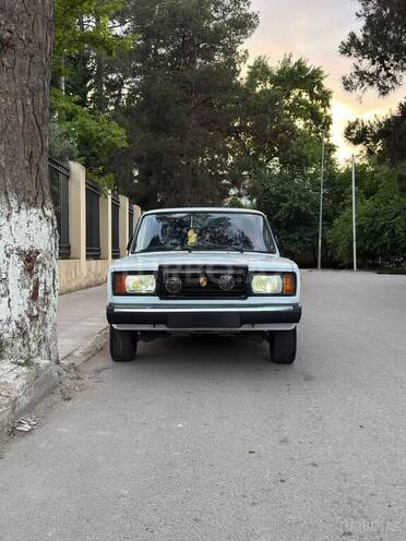 LADA (VAZ) 2107-1