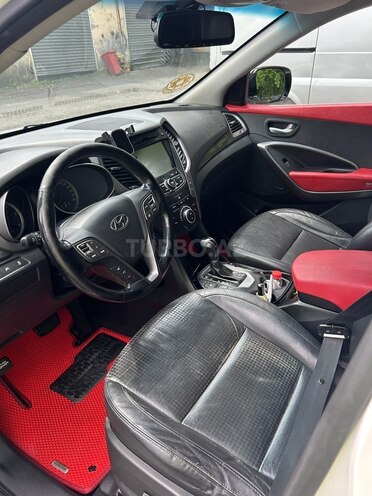 Hyundai Santa Fe-10