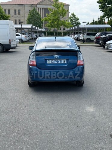 Toyota Prius-2