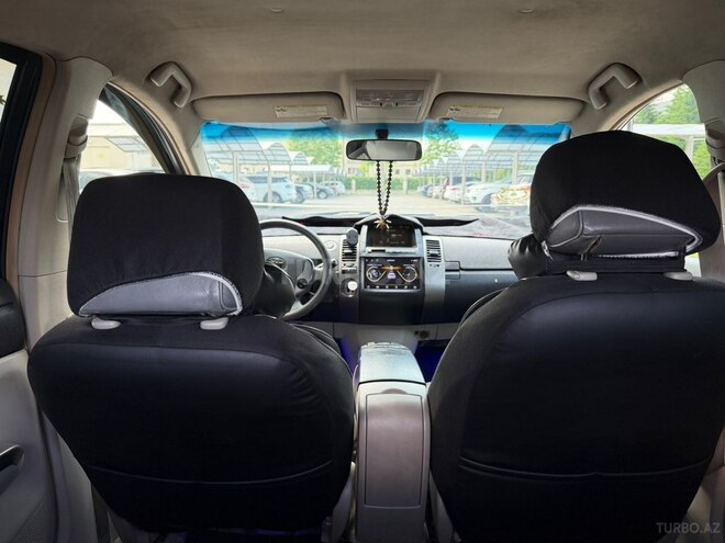 Toyota Prius-10