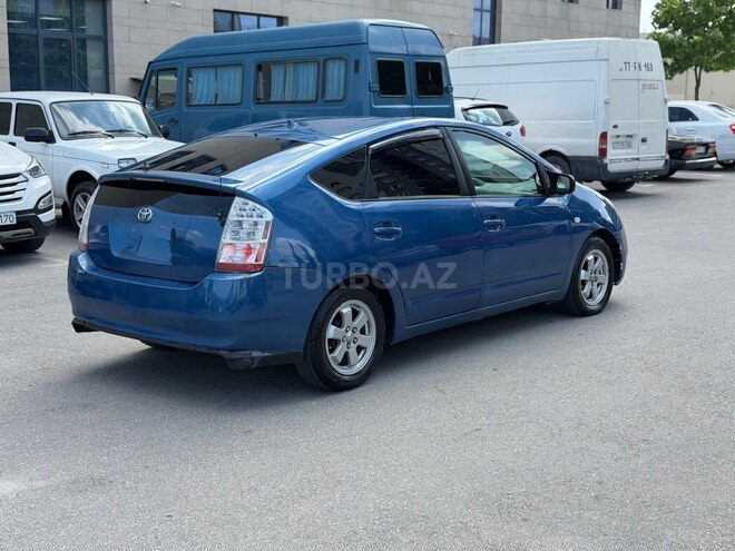 Toyota Prius-4
