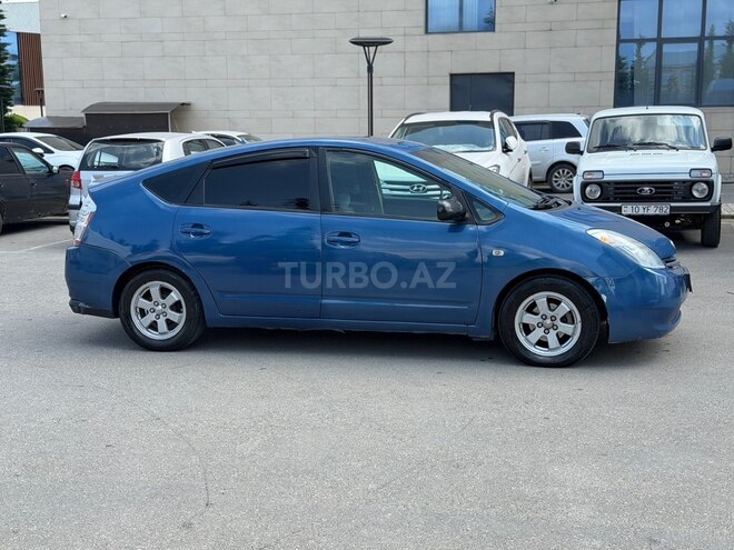 Toyota Prius-5