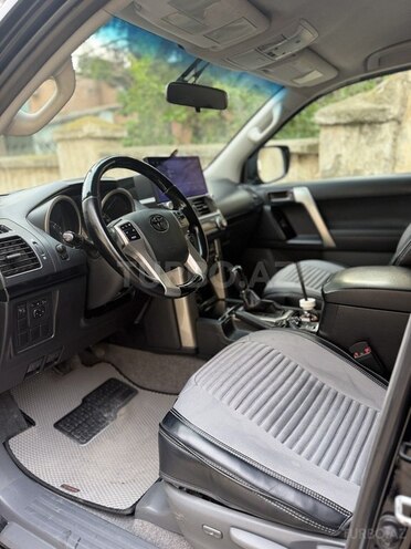 Toyota Land Cruiser Prado-12