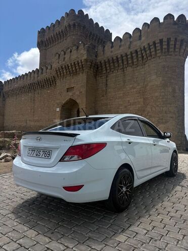 Hyundai Accent-6