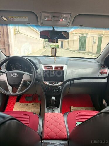 Hyundai Accent-9
