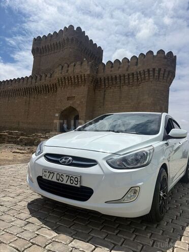 Hyundai Accent-1