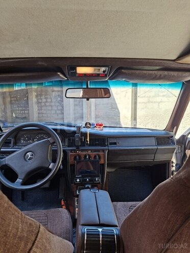 Mercedes 190-5